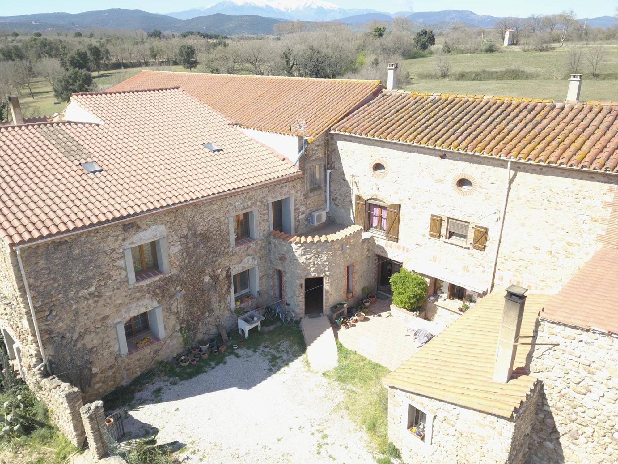 Bed and Breakfast Mas D'En Roca Fourques  Экстерьер фото